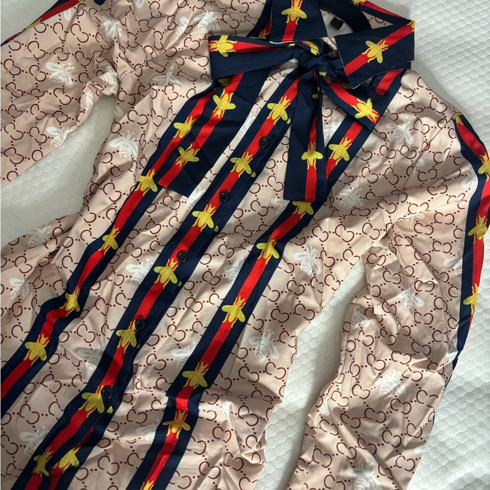 Designer-Inspired Blouse🐝✨ - Picture 2 of 2